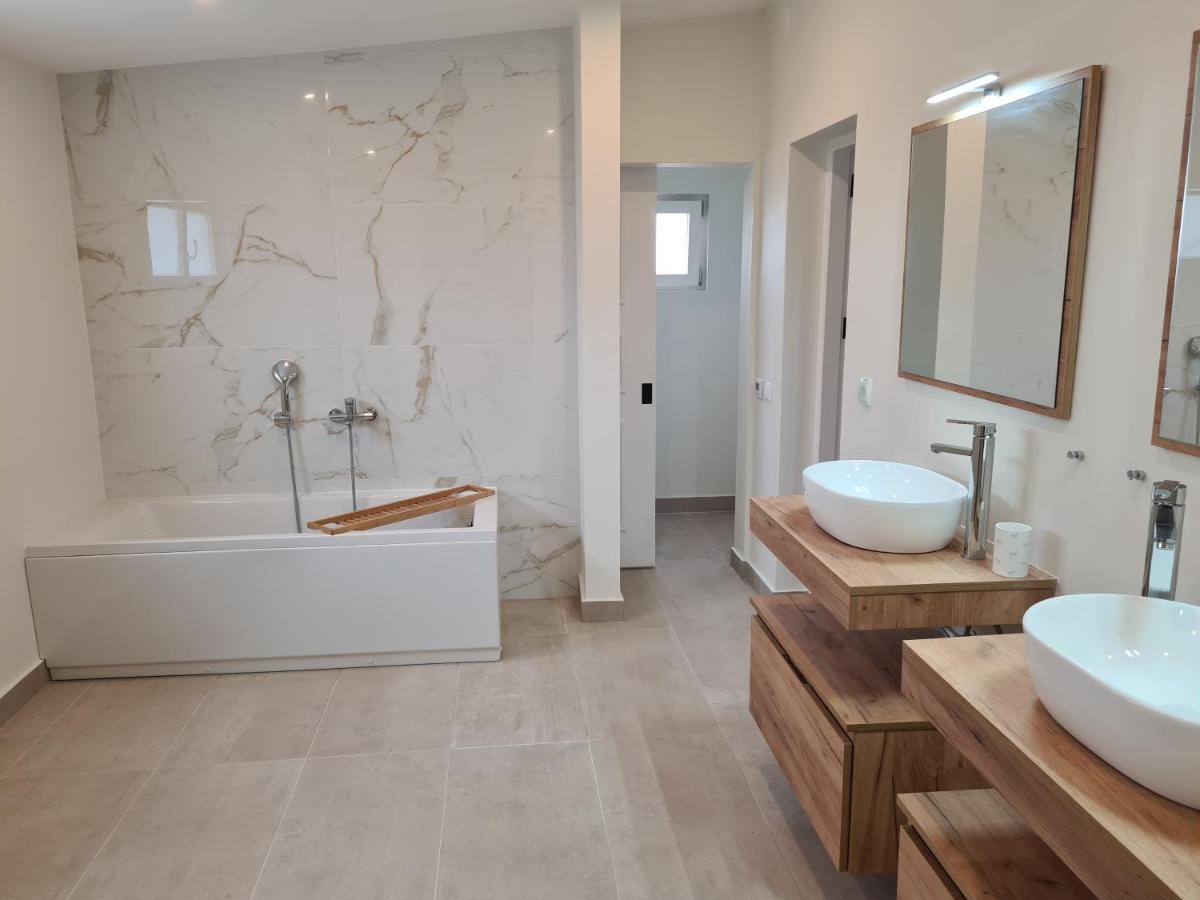 Quinta Omorka Suites Lagos Esterno foto
